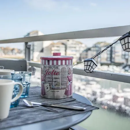 Avec Balcon - Vue Sur La Marina Appartement *